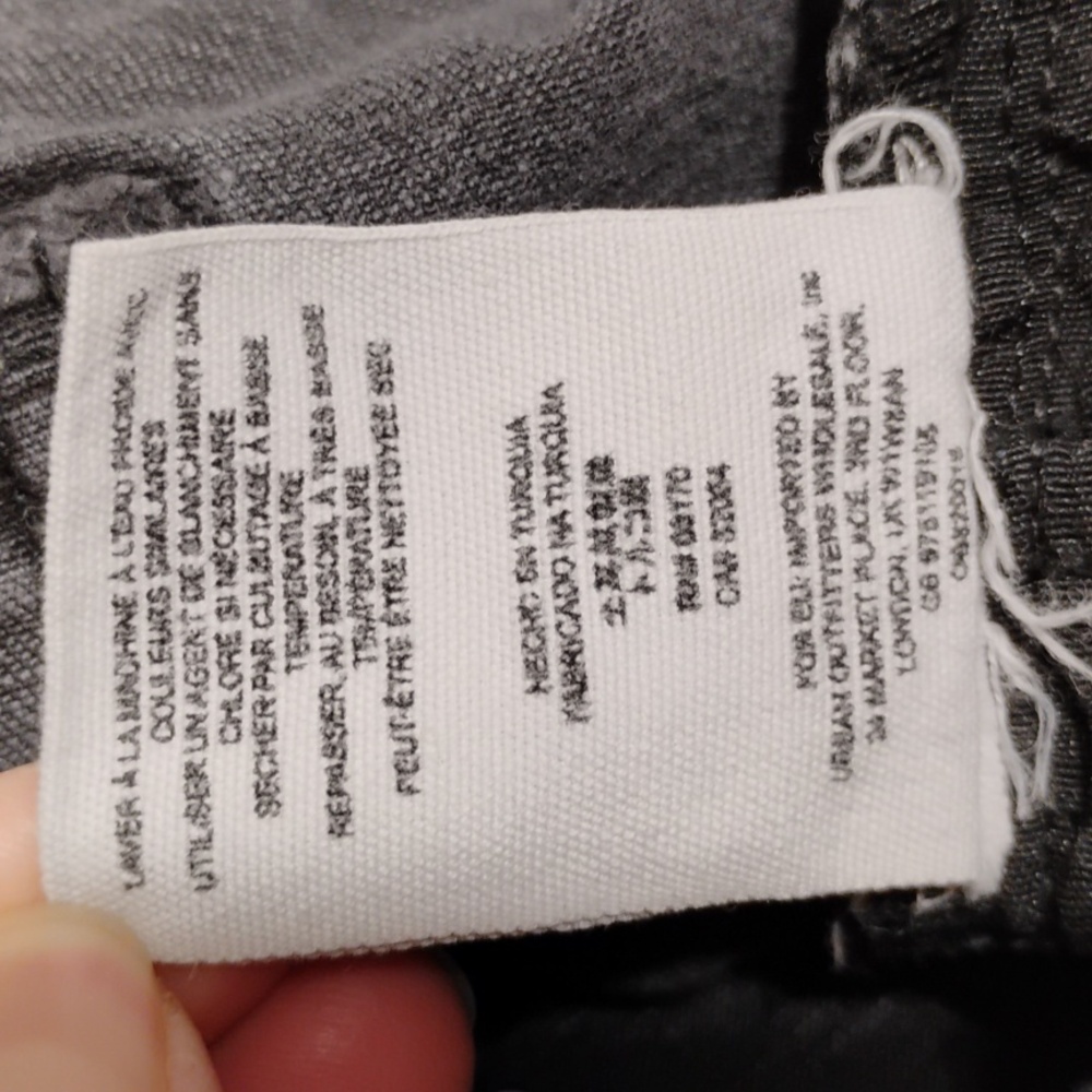 Free People Great Heights Fringed Hem Black Jeans Sz.29 Hardly Worn (A-72) - Picture 10 of 10